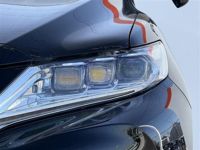 TOYOTA HARRIER HYBRID 2017 Image 31