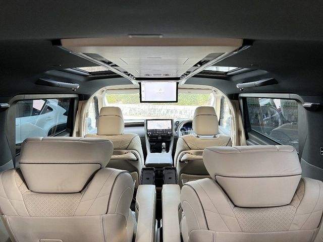 TOYOTA ALPHARD HYBRID 2023 Image 31