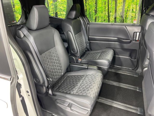 TOYOTA VOXY 4WD 2025 Image 31