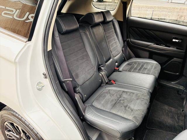 MITSUBISHI OUTLANDER PHEV 2016 Image 31