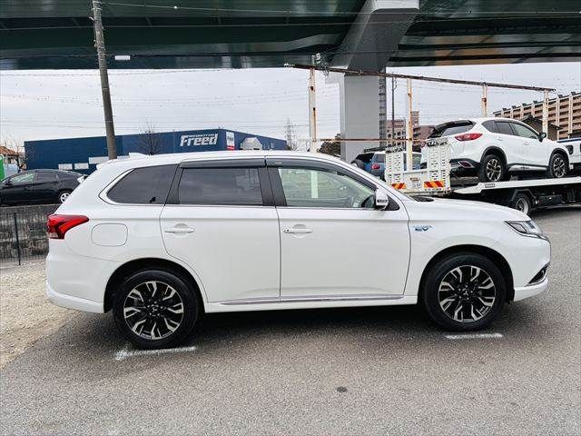 MITSUBISHI OUTLANDER PHEV 2016 Image 31