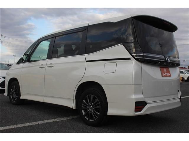 TOYOTA VOXY HYBRID 4WD 2022 Image 31