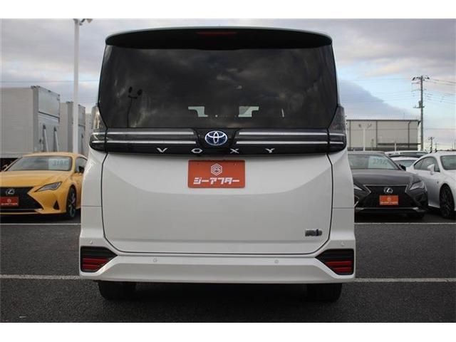 TOYOTA VOXY HYBRID 4WD 2022 Image 31