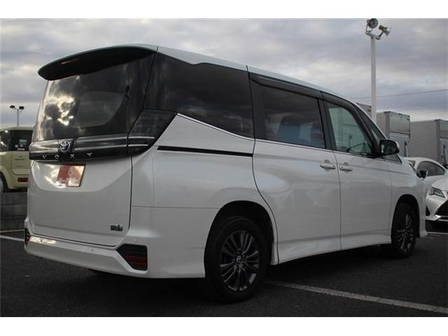 TOYOTA VOXY HYBRID 4WD 2022 Image 31