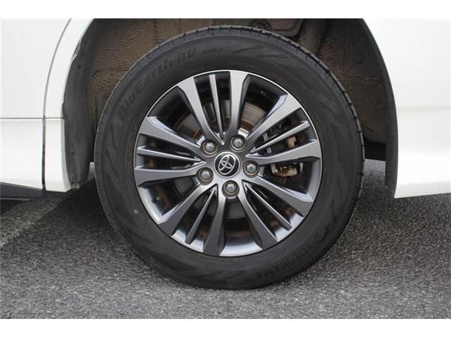 TOYOTA VOXY HYBRID 4WD 2022 Image 31