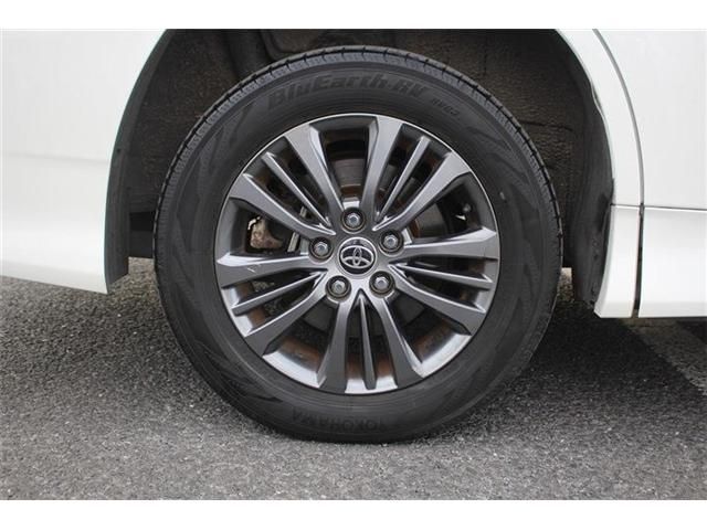 TOYOTA VOXY HYBRID 4WD 2022 Image 31