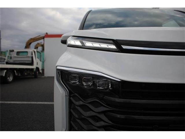 TOYOTA VOXY HYBRID 4WD 2022 Image 31