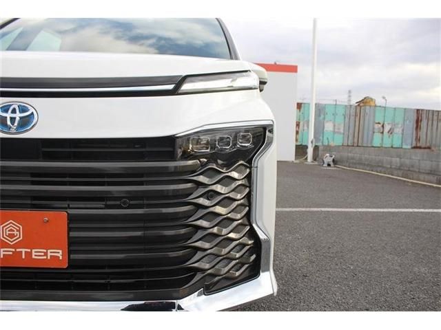 TOYOTA VOXY HYBRID 4WD 2022 Image 31