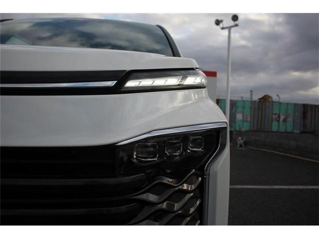 TOYOTA VOXY HYBRID 4WD 2022 Image 31