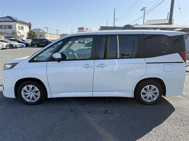 TOYOTA NOAH 2022 Image 31