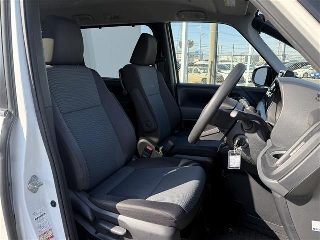 TOYOTA NOAH 2022 Image 31