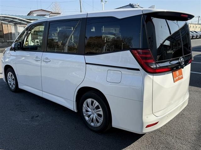TOYOTA NOAH 2022 Image 31