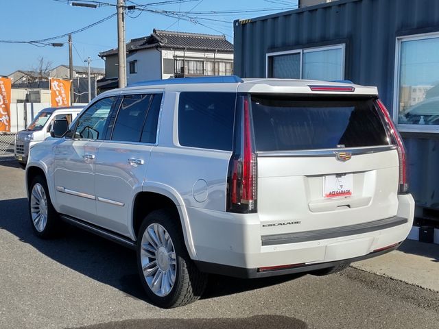 CADILLAC ESCALADE 2017 Image 31