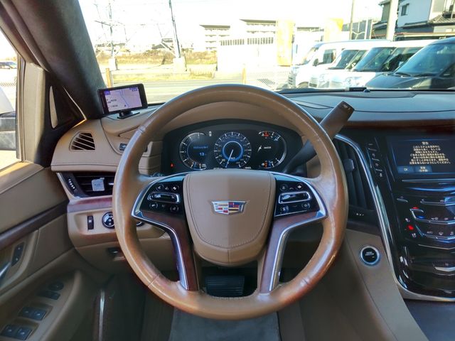 CADILLAC ESCALADE 2017 Image 31