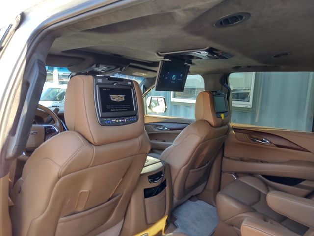 CADILLAC ESCALADE 2017 Image 31