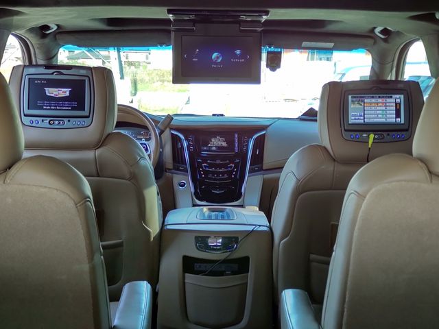 CADILLAC ESCALADE 2017 Image 31