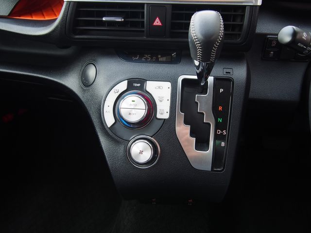 TOYOTA SIENTA 2018 Image 31