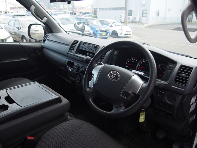 TOYOTA HIACE VAN 4WD 2019 Image 31