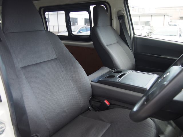 TOYOTA HIACE VAN 4WD 2019 Image 31