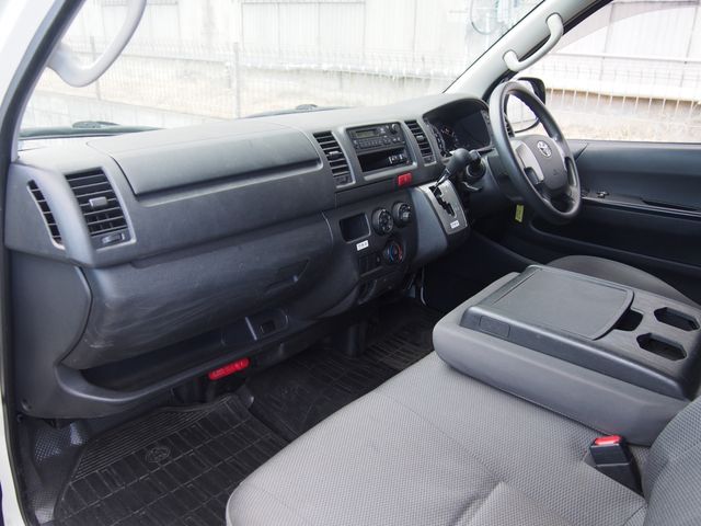 TOYOTA HIACE VAN 4WD 2019 Image 31