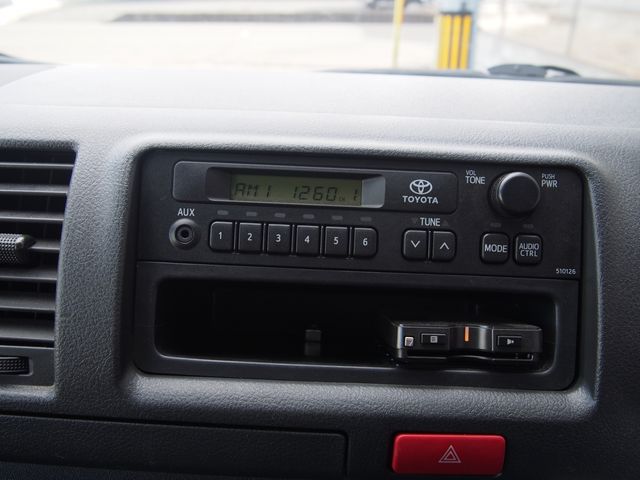 TOYOTA HIACE VAN 4WD 2019 Image 31