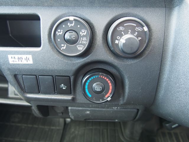 TOYOTA HIACE VAN 4WD 2019 Image 31