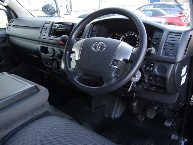 TOYOTA HIACE VAN 4WD 2017 Image 31