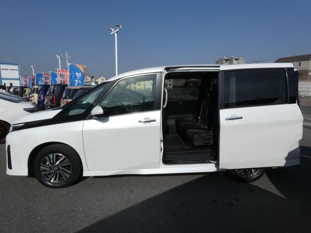 NISSAN SERENA  WG 2023 Image 31