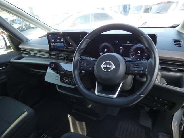 NISSAN SERENA  WG 2023 Image 31