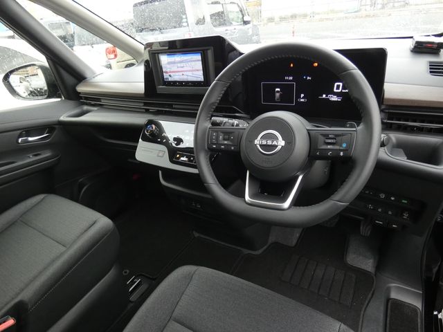 NISSAN SERENA  WG 2025 Image 31