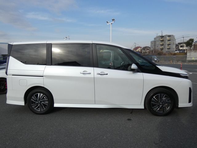NISSAN SERENA  WG 2025 Image 31