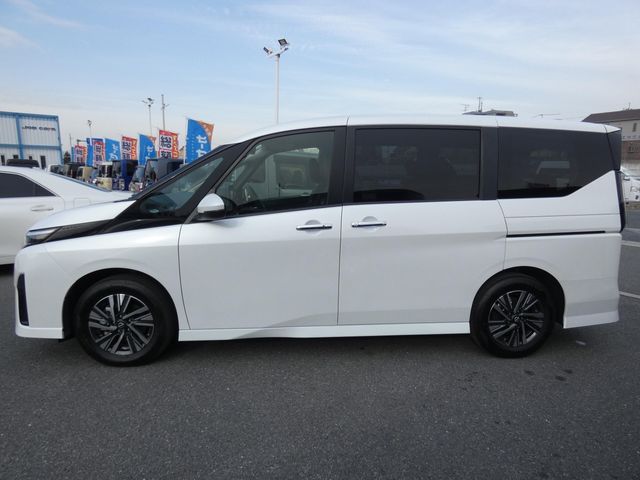 NISSAN SERENA  WG 2025 Image 31