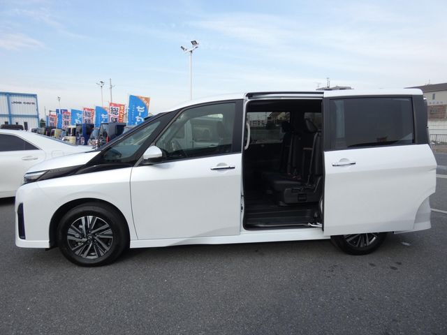 NISSAN SERENA  WG 2025 Image 31