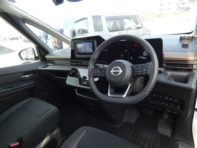 NISSAN SERENA  WG 2025 Image 31