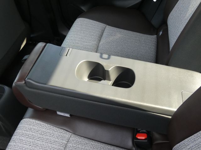 TOYOTA YARIS CROSS HYBRID 2022 Image 31