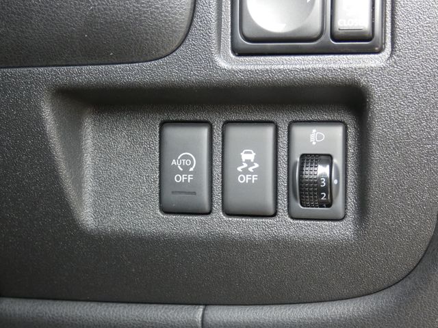 NISSAN LATIO 2016 Image 31