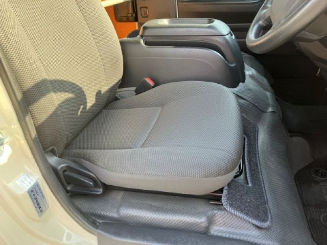 TOYOTA HIACE WAGON 4WD 2020 Image 31