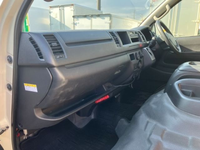 TOYOTA HIACE WAGON 4WD 2020 Image 31