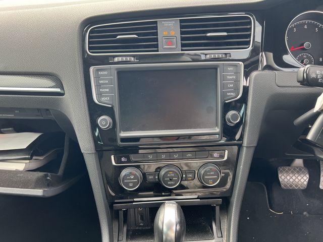 VOLKSWAGEN GOLF VARI 2015 Image 31