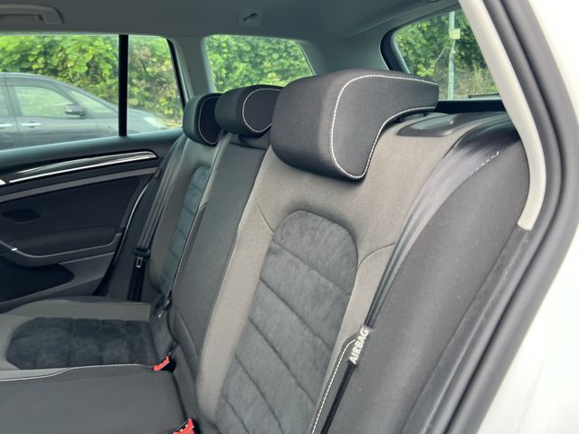 VOLKSWAGEN GOLF VARI 2015 Image 31