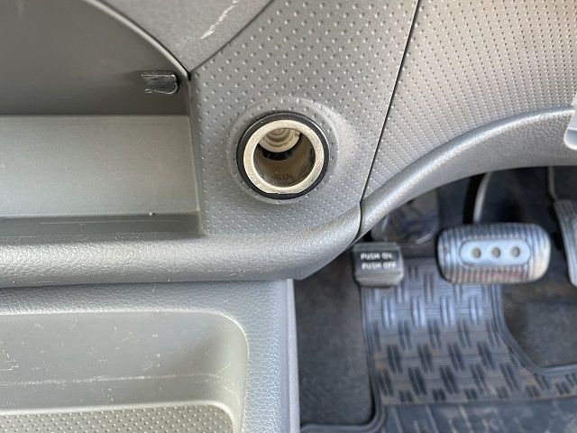 NISSAN AD 2011 Image 31