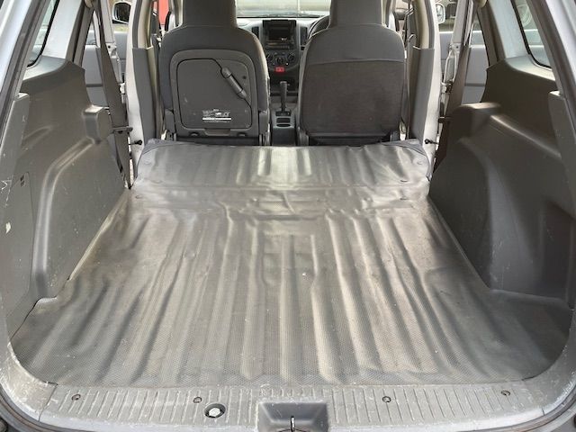 NISSAN AD 2011 Image 31