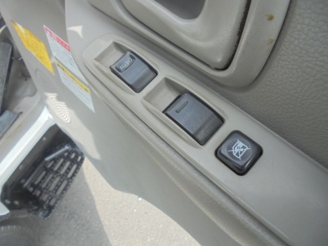 HINO DUTRO 2005 Image 31