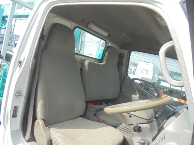 HINO DUTRO 2005 Image 31