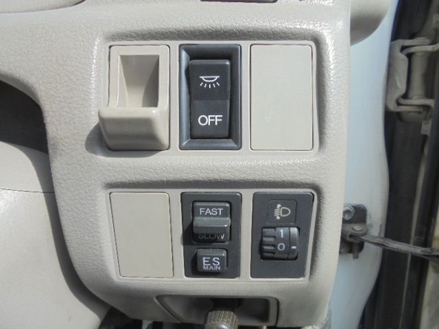 HINO DUTRO 2005 Image 31