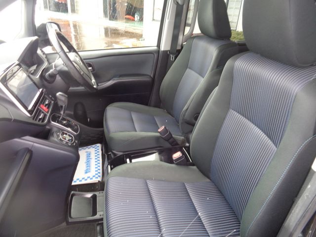 TOYOTA NOAH 2015 Image 31