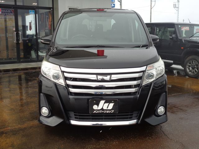 TOYOTA NOAH 2015 Image 31