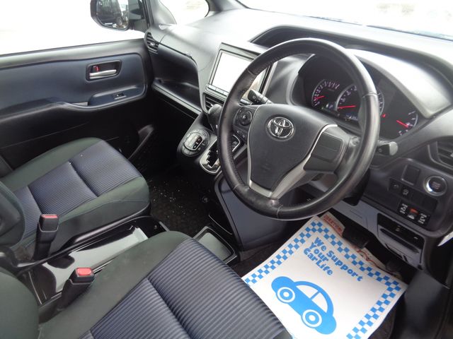 TOYOTA NOAH 2015 Image 31