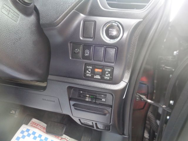 TOYOTA NOAH 2015 Image 31