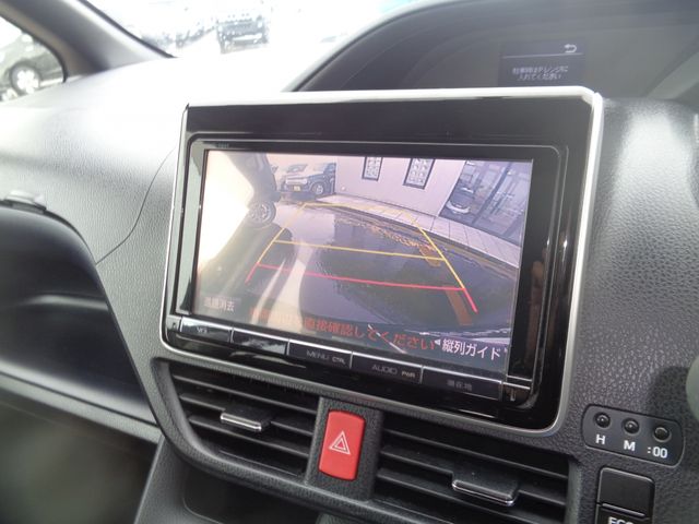 TOYOTA NOAH 2015 Image 31